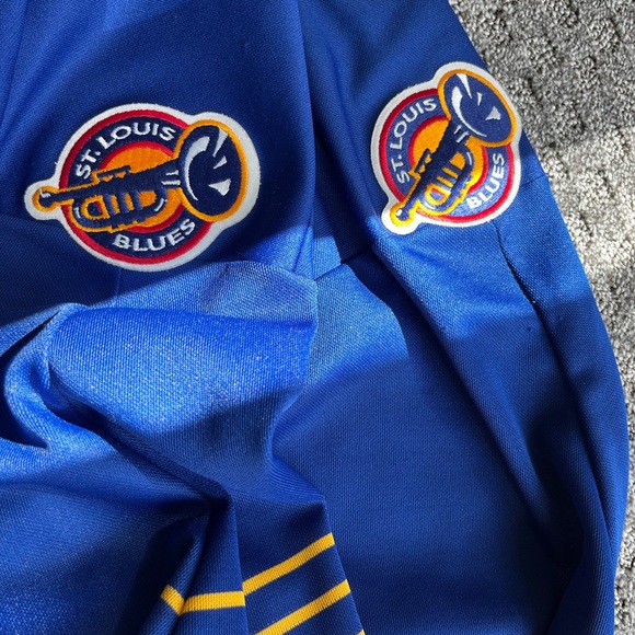 Vintage NHL St. Louis Blues Jersey - Picture 5 of 5